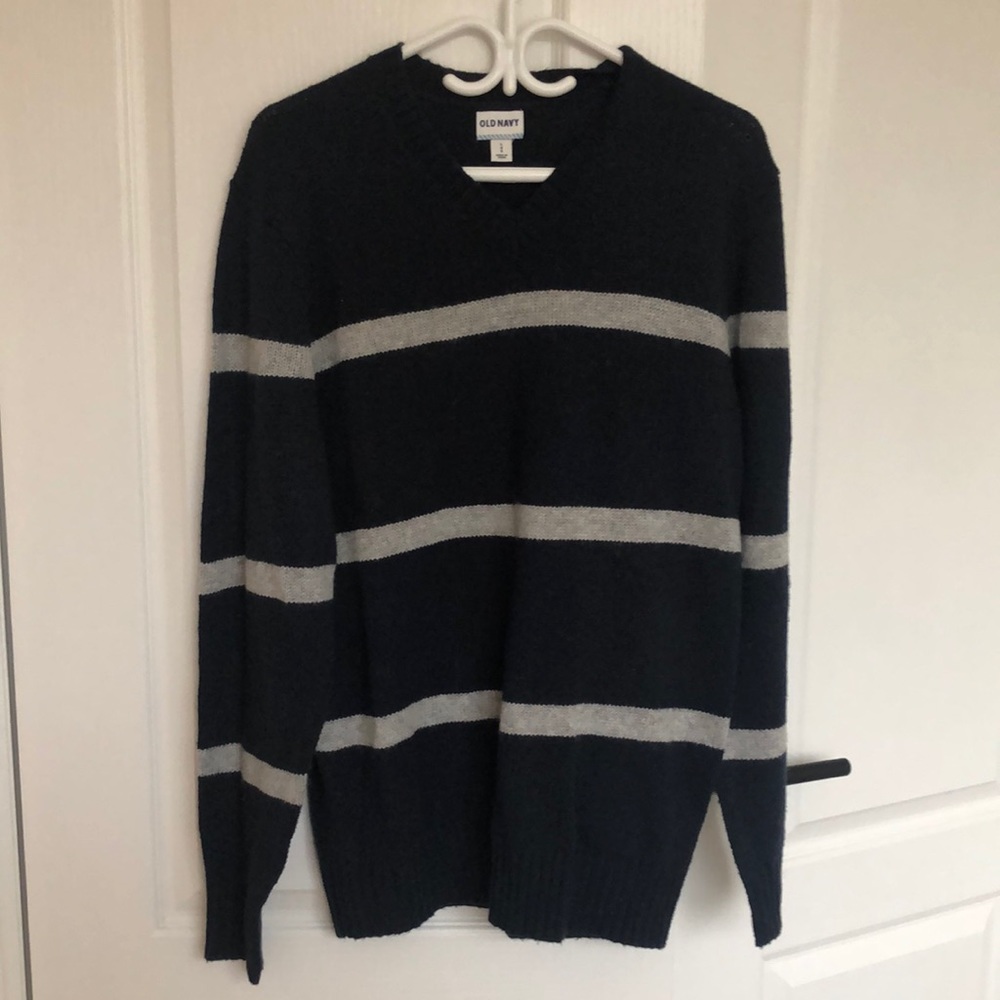 Old navy, navy blue and grey striped v-neck